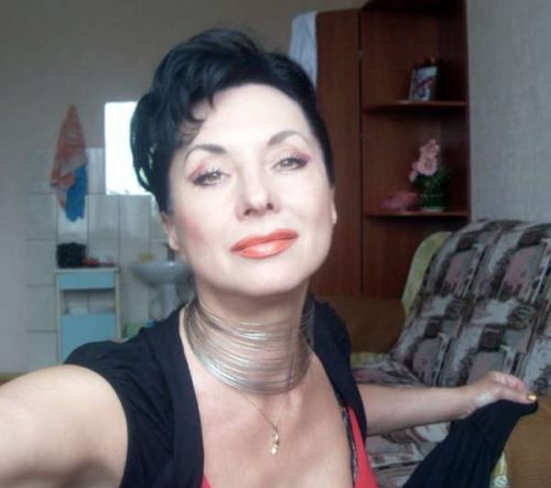 Suzanne milf coquine de Fontenay-sous-Bois cherche jeunes pour baise hardcore